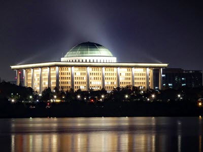 South Korean Democracy at a Crossroads