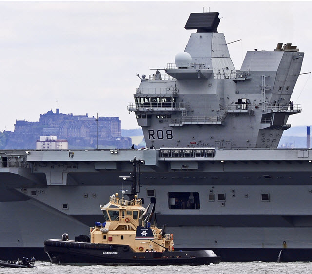Royal Navy aircraft carrier HMS Queen Elizabeth